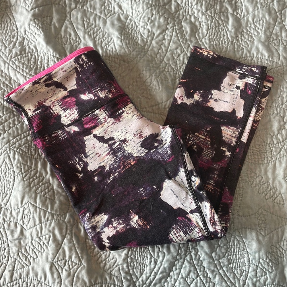 LuluLemon cropped leggings - size 8